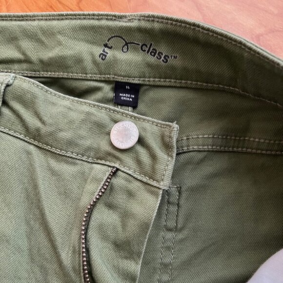 Girls asrt class green cargo jeans - Picture 2 of 3